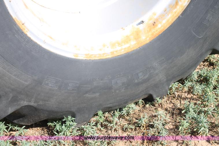 image for item H1744 1992 Case IH 1680 combine