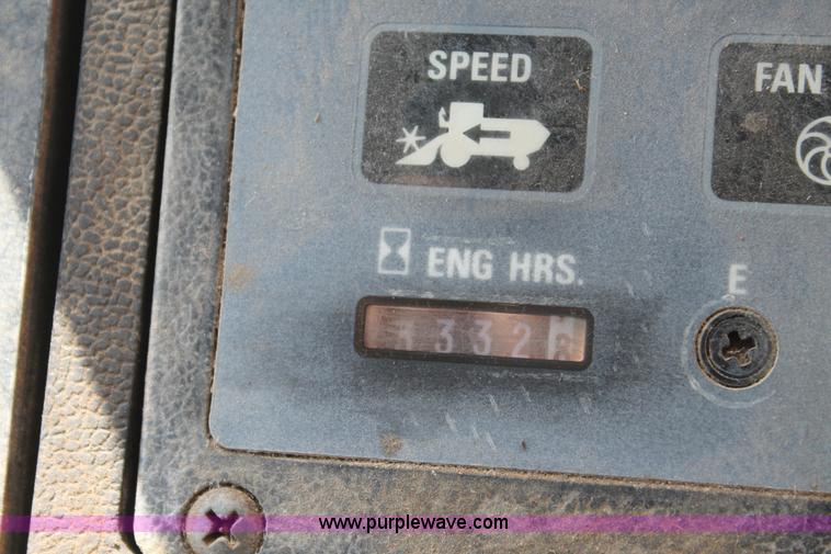 image for item H1744 1992 Case IH 1680 combine