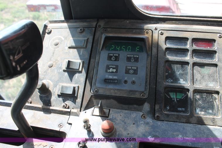 image for item H1744 1992 Case IH 1680 combine