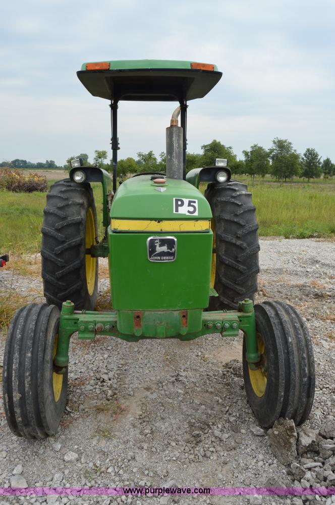 image for item H2790 1980 John Deere 2640 tractor