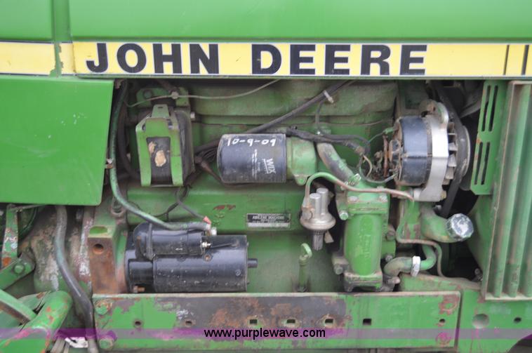 image for item H2790 1980 John Deere 2640 tractor
