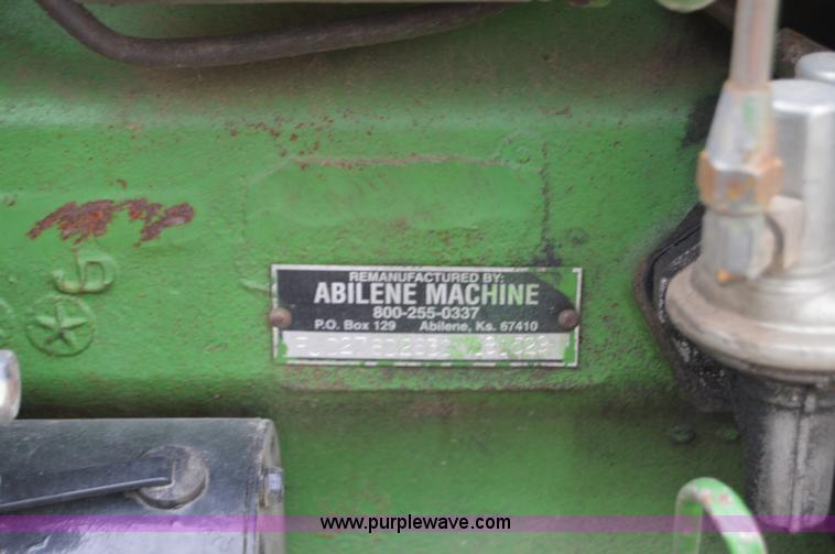 image for item H2790 1980 John Deere 2640 tractor