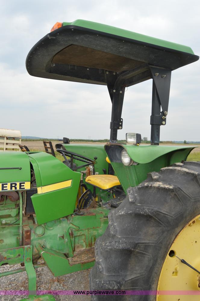 image for item H2790 1980 John Deere 2640 tractor