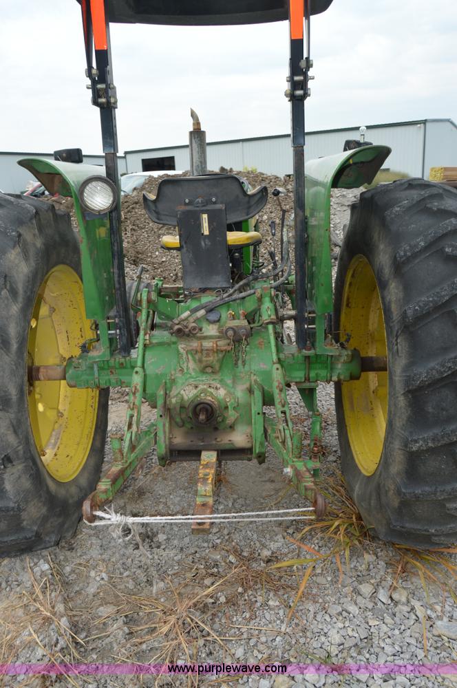 image for item H2790 1980 John Deere 2640 tractor