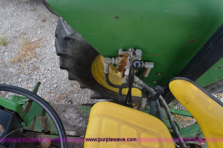 image for item H2790 1980 John Deere 2640 tractor