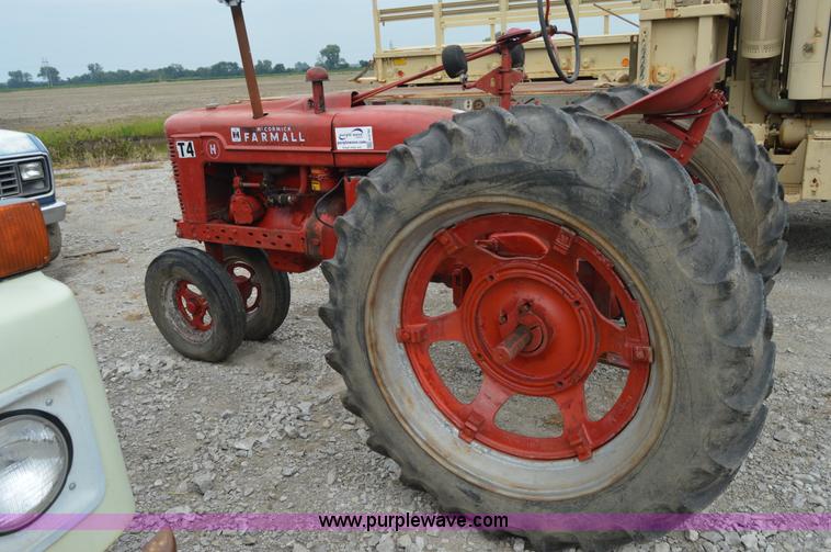 image for item H2792 McCormick Farmall H tractor