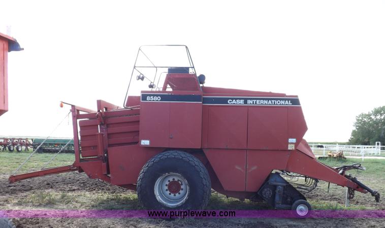 image for item H9147 Case IH 8580 square baler