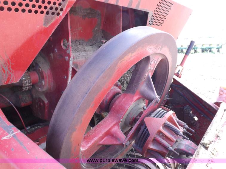 image for item H9147 Case IH 8580 square baler