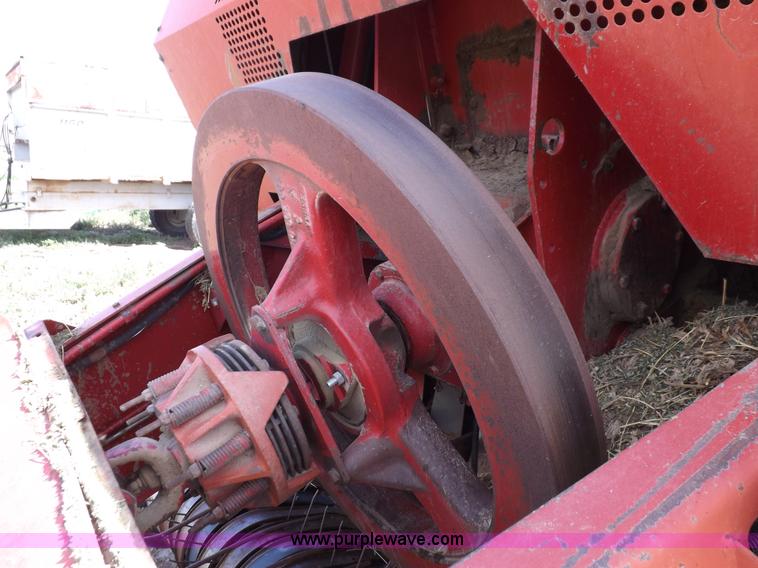 image for item H9147 Case IH 8580 square baler