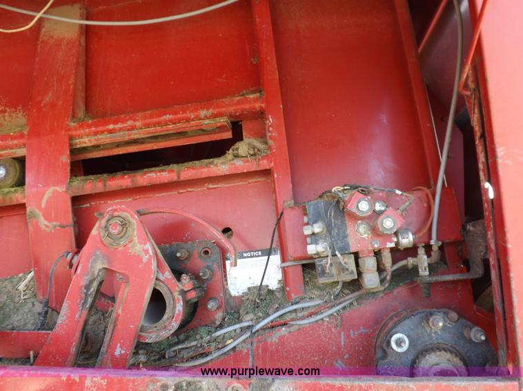 image for item H9147 Case IH 8580 square baler