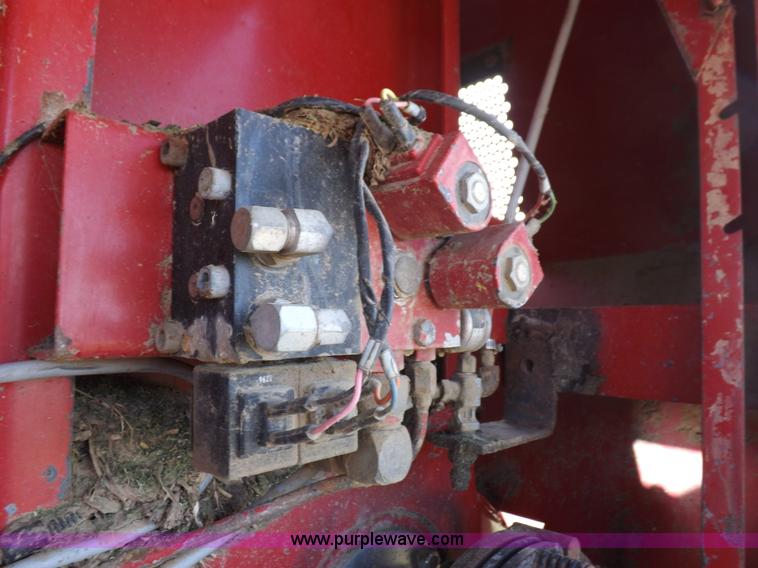 image for item H9147 Case IH 8580 square baler