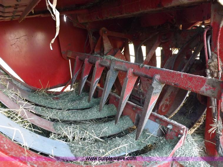 image for item H9147 Case IH 8580 square baler