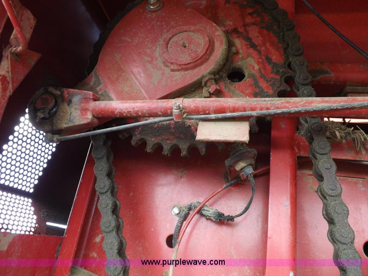 image for item H9147 Case IH 8580 square baler