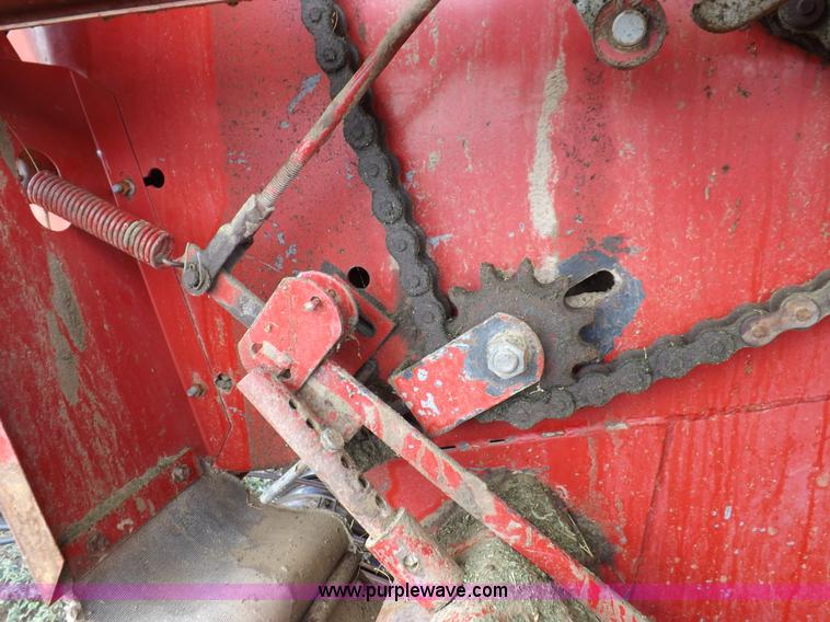 image for item H9147 Case IH 8580 square baler