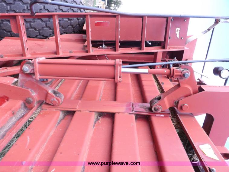 image for item H9147 Case IH 8580 square baler
