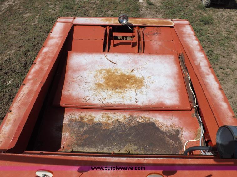 image for item H9147 Case IH 8580 square baler