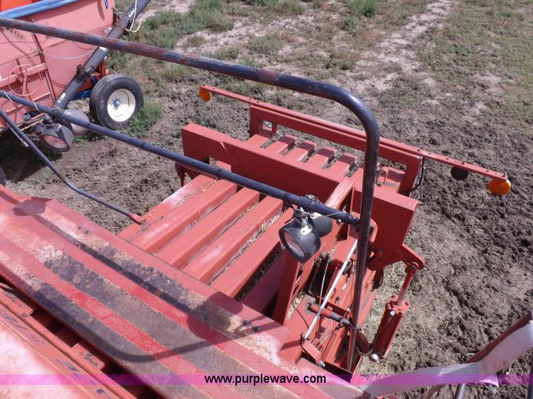 image for item H9147 Case IH 8580 square baler