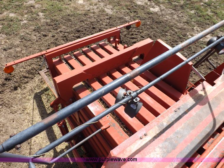 image for item H9147 Case IH 8580 square baler