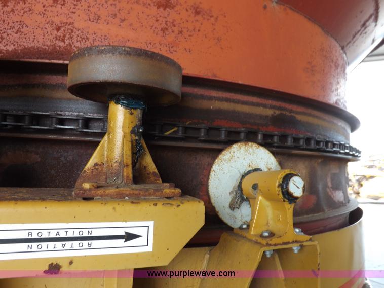 image for item H9162 HayBuster 1000 Big Bite bale processor