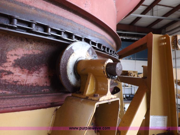 image for item H9162 HayBuster 1000 Big Bite bale processor