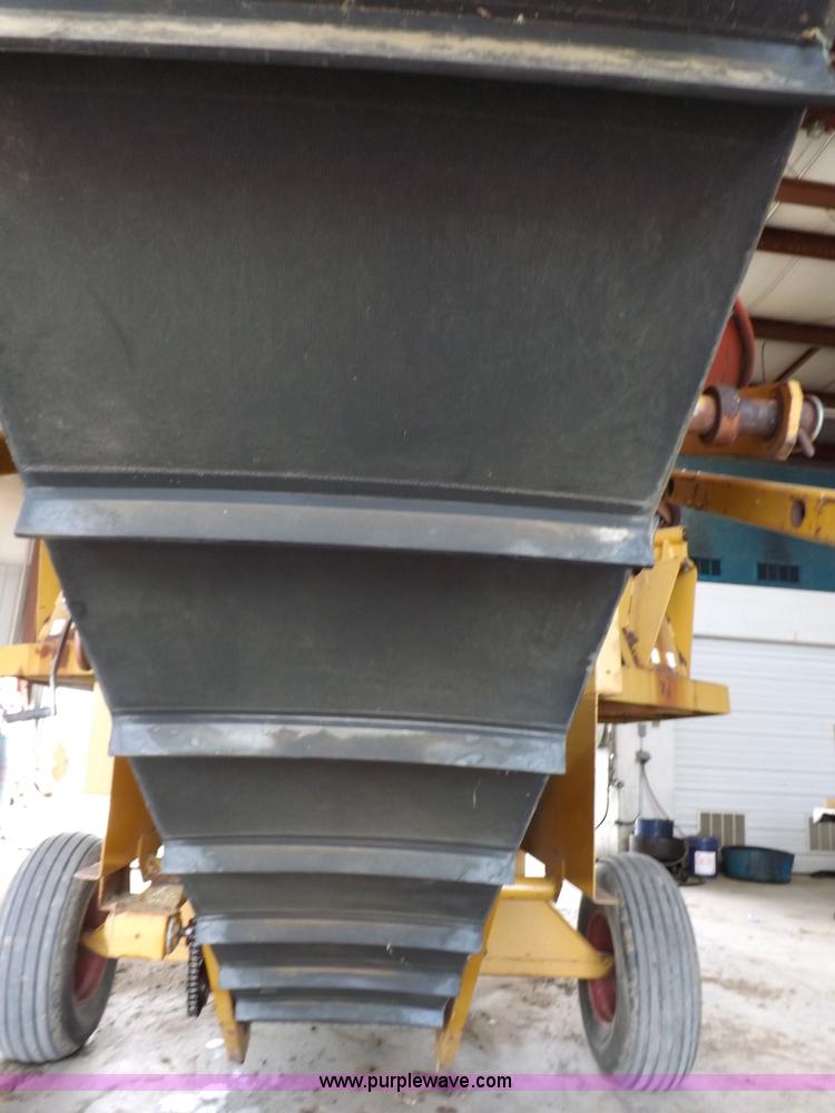 image for item H9162 HayBuster 1000 Big Bite bale processor