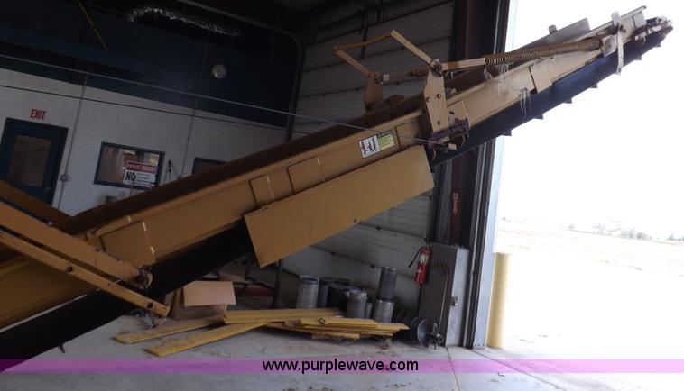 image for item H9162 HayBuster 1000 Big Bite bale processor