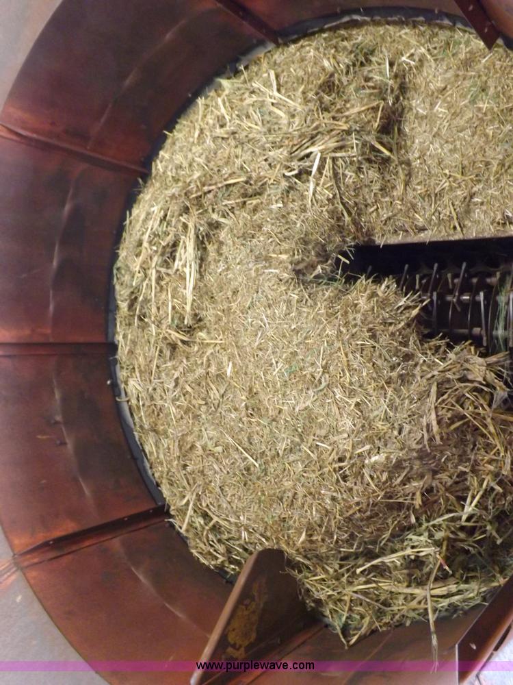 image for item H9162 HayBuster 1000 Big Bite bale processor