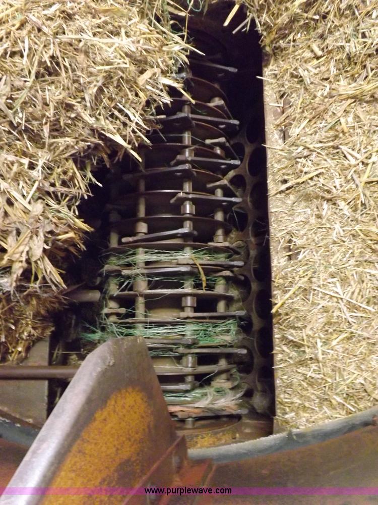 image for item H9162 HayBuster 1000 Big Bite bale processor