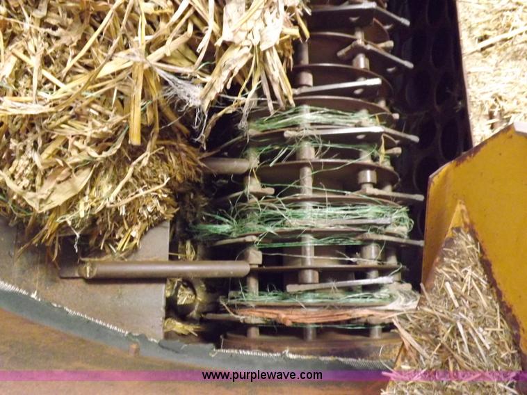 image for item H9162 HayBuster 1000 Big Bite bale processor