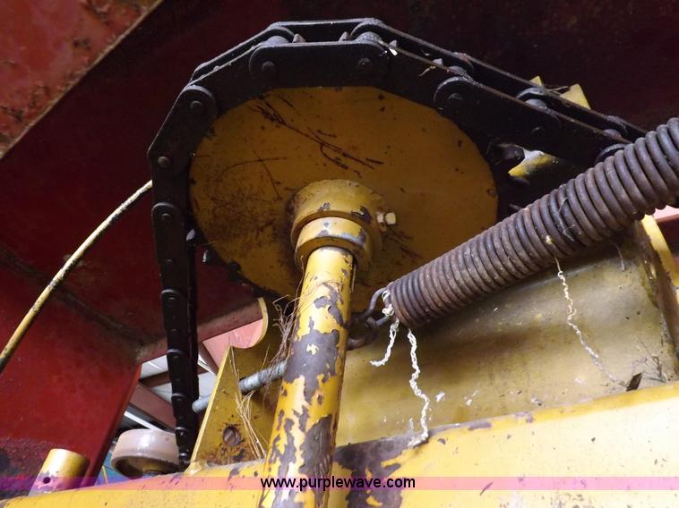 image for item H9162 HayBuster 1000 Big Bite bale processor