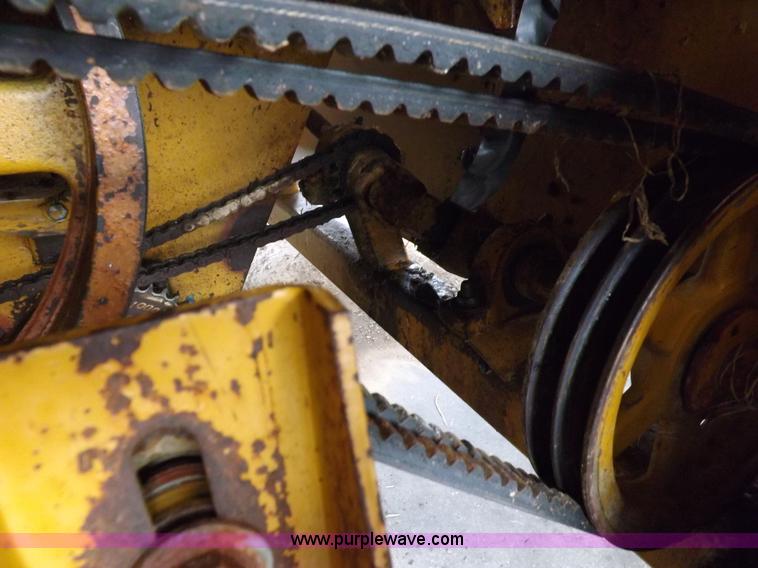 image for item H9162 HayBuster 1000 Big Bite bale processor