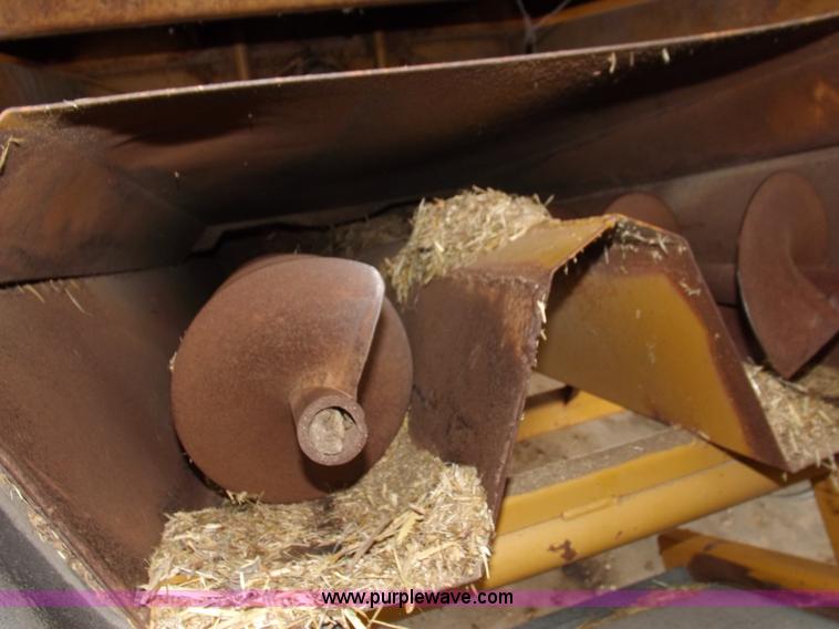 image for item H9162 HayBuster 1000 Big Bite bale processor