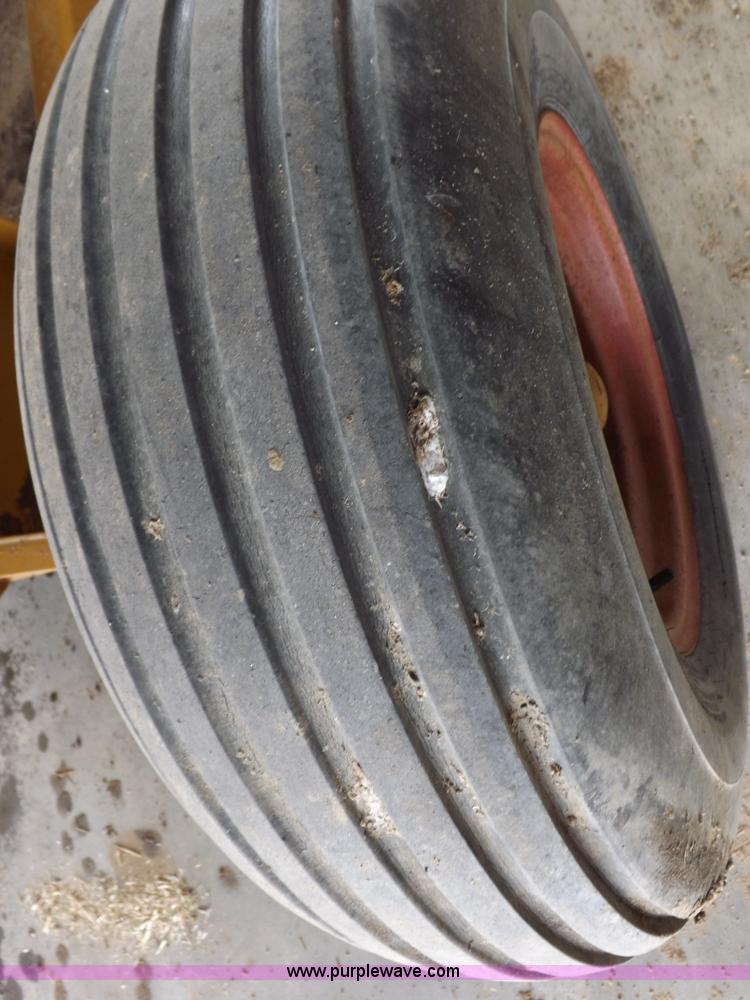 image for item H9162 HayBuster 1000 Big Bite bale processor