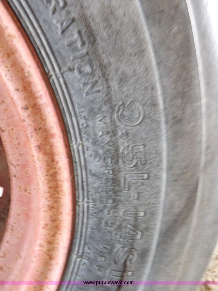 image for item H9162 HayBuster 1000 Big Bite bale processor