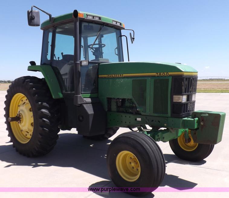 image for item H9165 1994 John Deere 7800 tractor