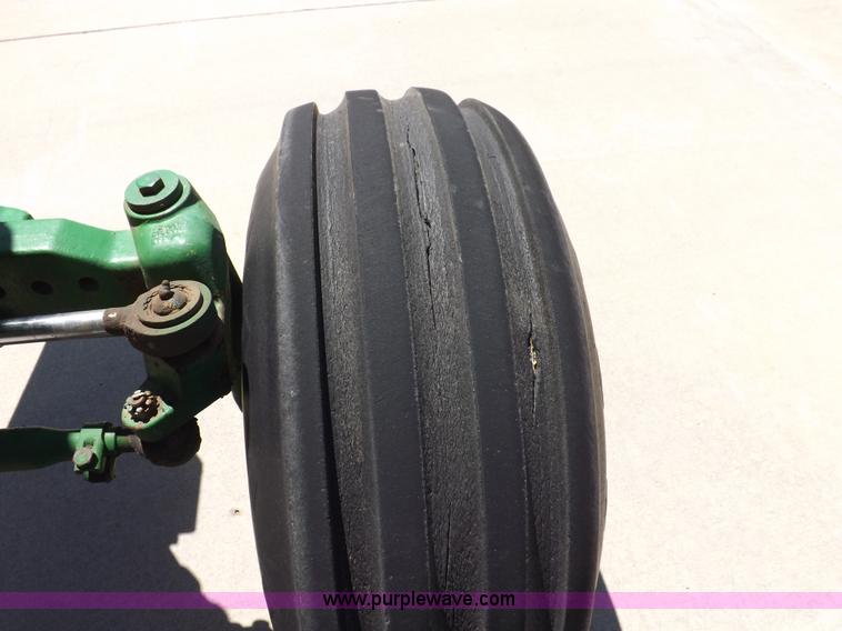 image for item H9165 1994 John Deere 7800 tractor