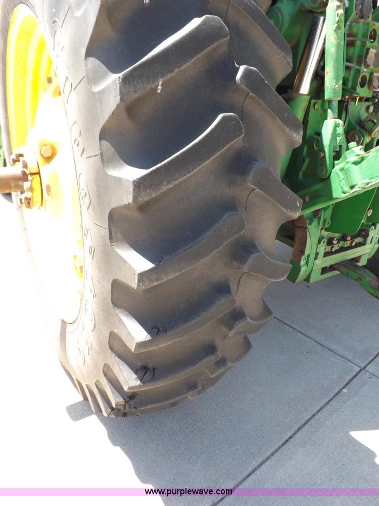 image for item H9165 1994 John Deere 7800 tractor