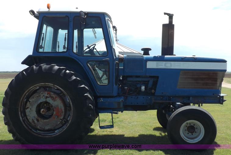 image for item H9169 Ford TW25 tractor