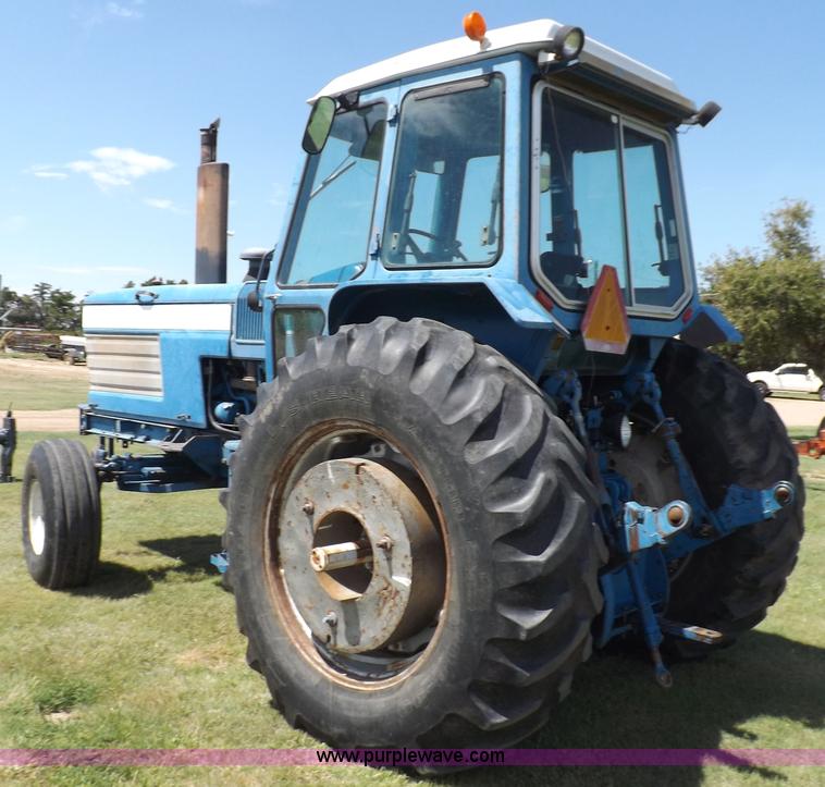 image for item H9169 Ford TW25 tractor