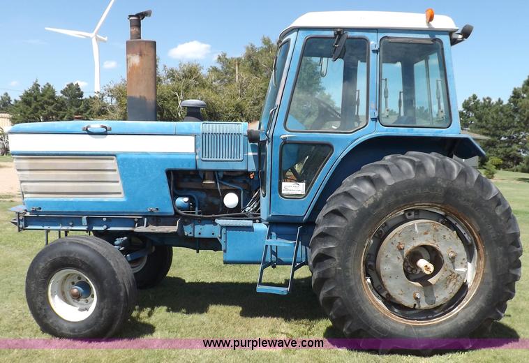 image for item H9169 Ford TW25 tractor