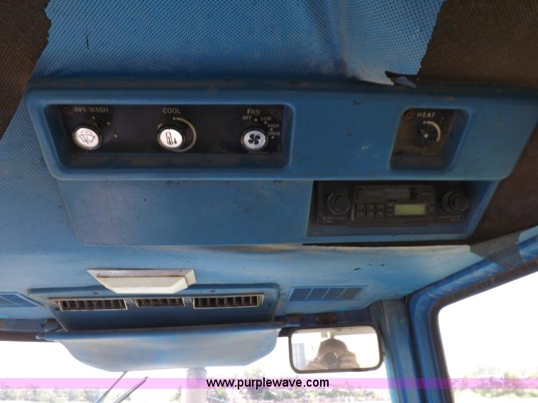 image for item H9169 Ford TW25 tractor