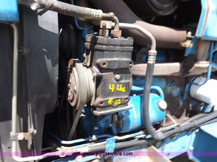 image for item H9169 Ford TW25 tractor