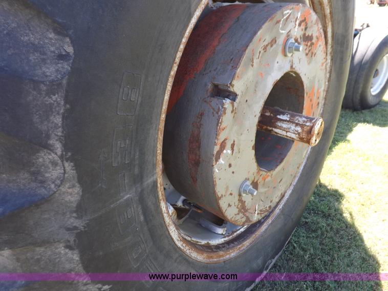 image for item H9169 Ford TW25 tractor