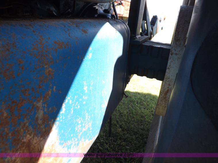 image for item H9169 Ford TW25 tractor