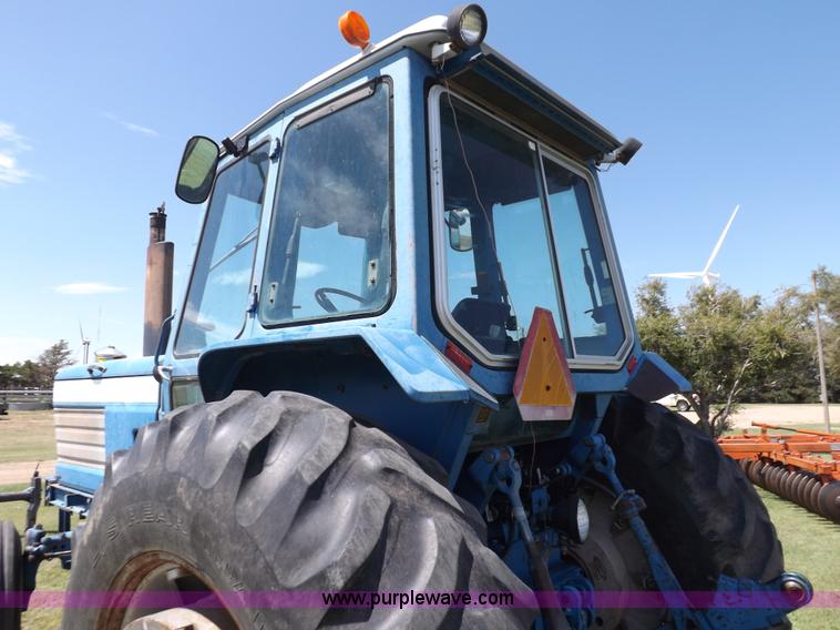 image for item H9169 Ford TW25 tractor