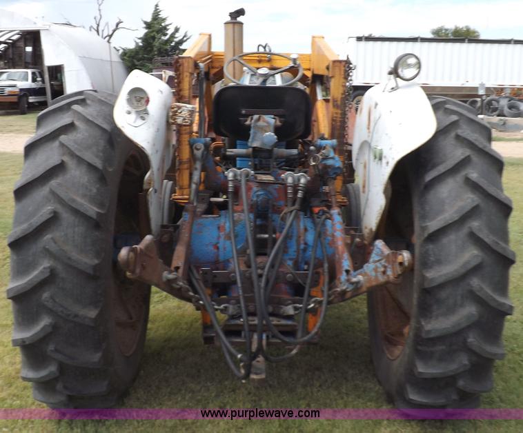 image for item H9177 1969 Ford 5000 tractor