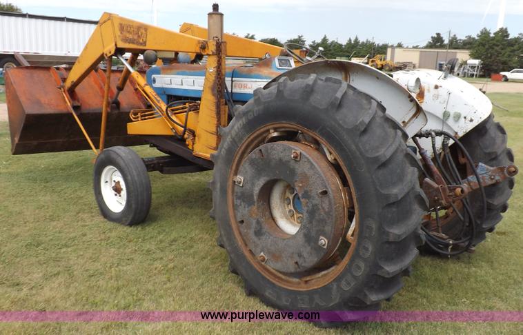 image for item H9177 1969 Ford 5000 tractor