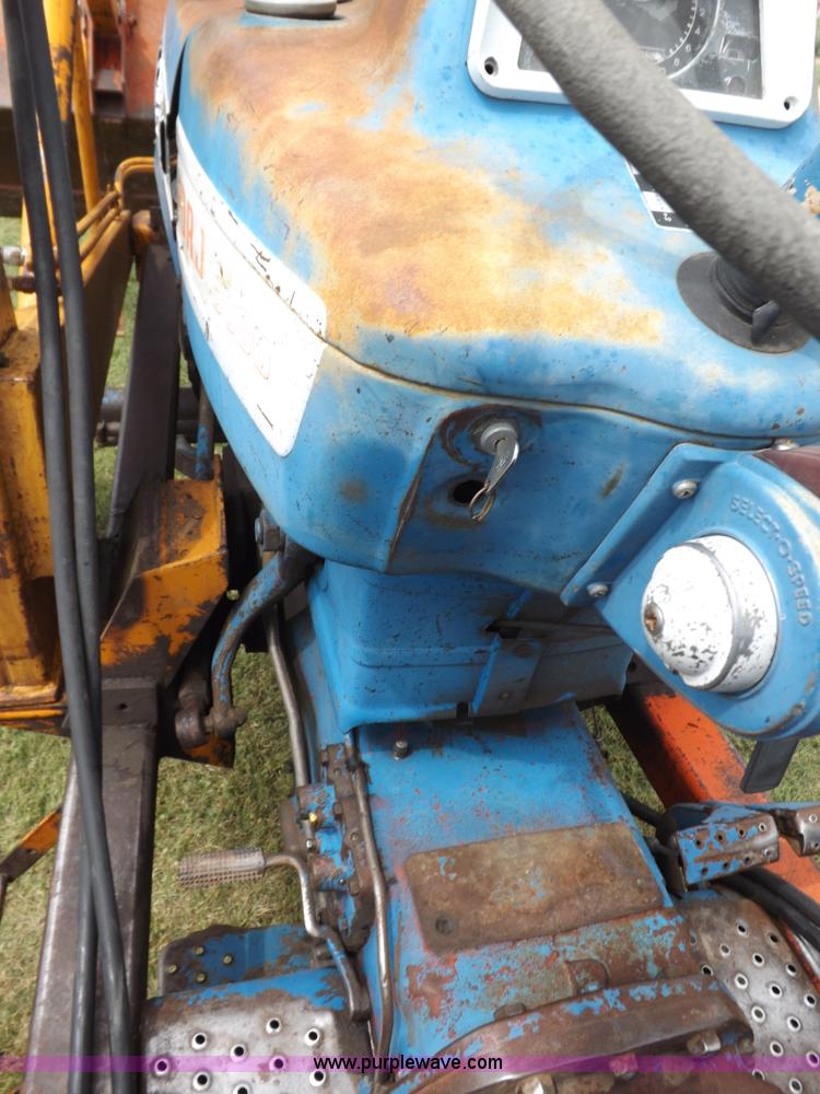 image for item H9177 1969 Ford 5000 tractor