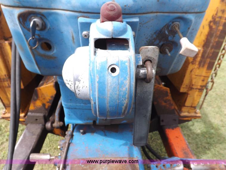 image for item H9177 1969 Ford 5000 tractor