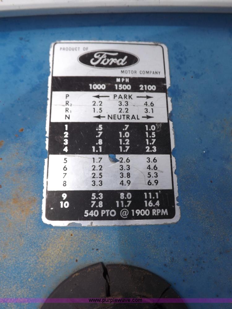 image for item H9177 1969 Ford 5000 tractor